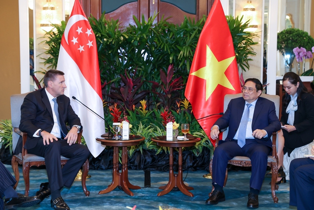 Thủ tướng Phạm Minh Chính tiếp lãnh đạo Ngân hàng Standard Chartered, ông Simon Cooper